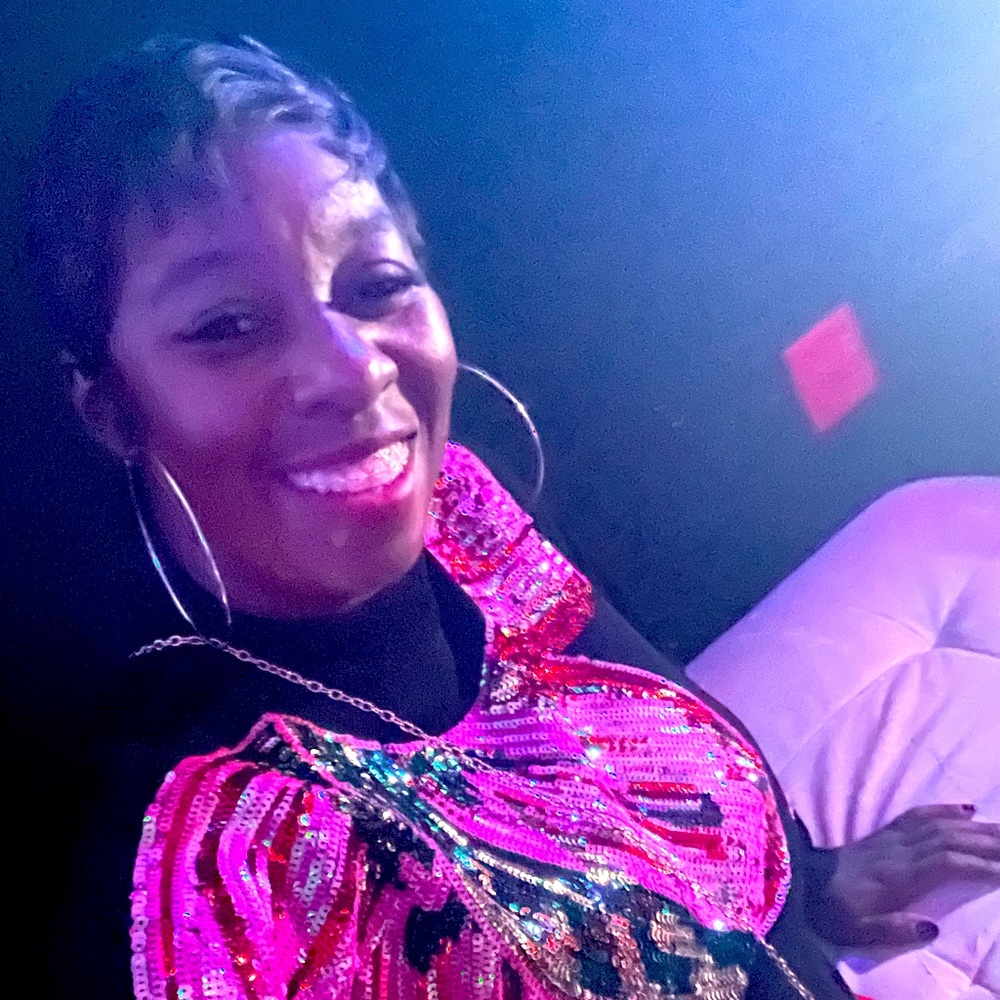 Meet your Posher, Cynthia